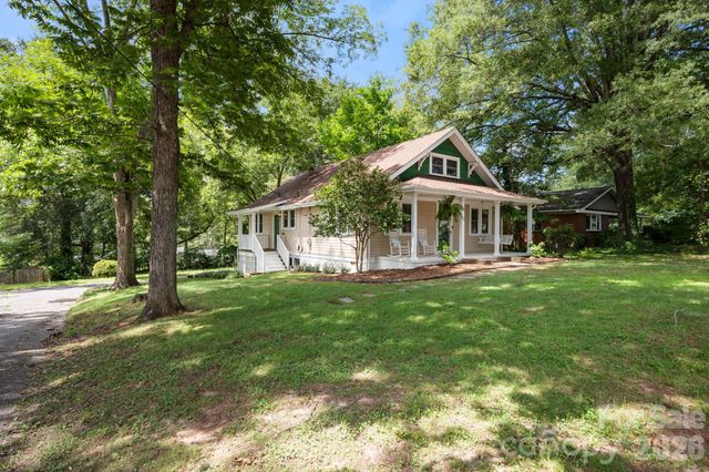 441 8th Avenue Drive NW, Hickory, NC 28601