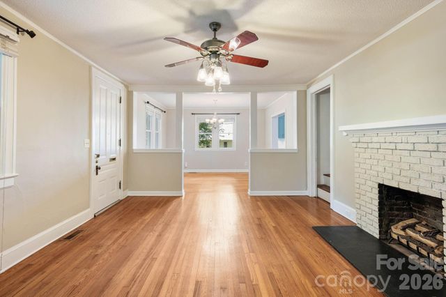 441 8th Avenue Drive NW, Hickory, NC 28601