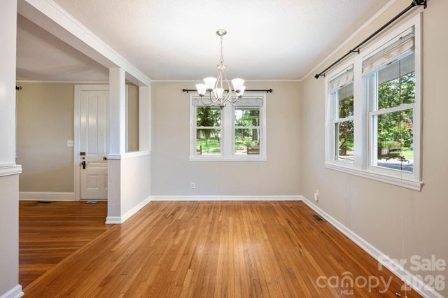 441 8th Avenue Drive NW, Hickory, NC 28601