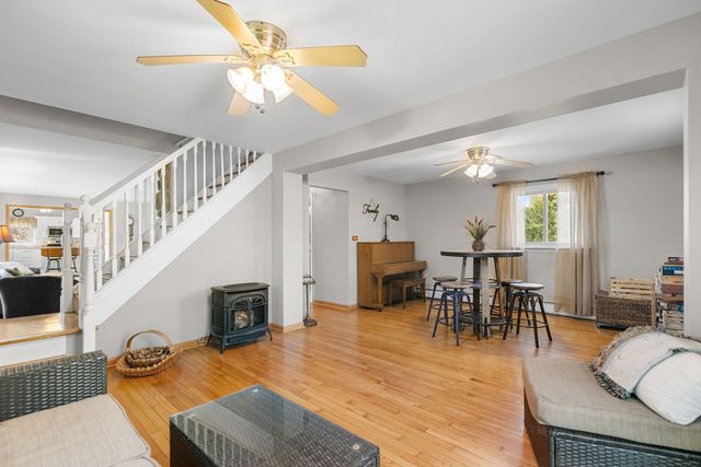 1080 Cardinal Drive S, Lake Zurich, IL 60047