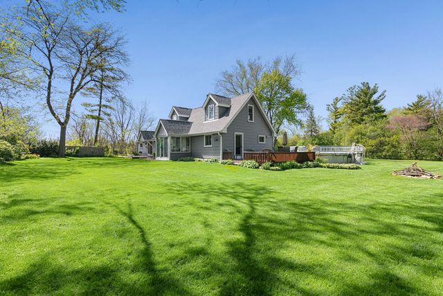 1080 Cardinal Drive S, Lake Zurich, IL 60047
