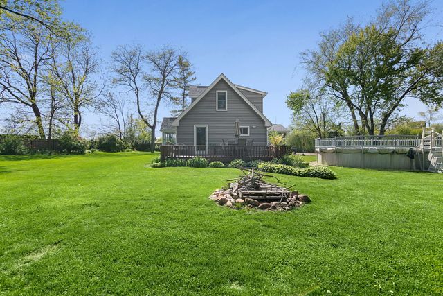 1080 Cardinal Drive S, Lake Zurich, IL 60047