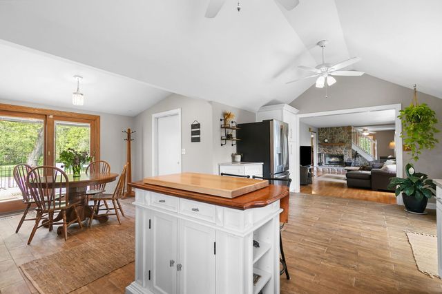 1080 Cardinal Drive S, Lake Zurich, IL 60047