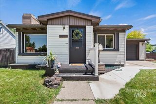 860 N 8th E, Mountain Home, ID 83647