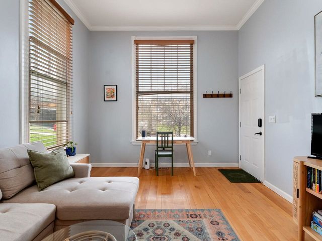 300 Main St Apt 2, Burlington, VT 05401