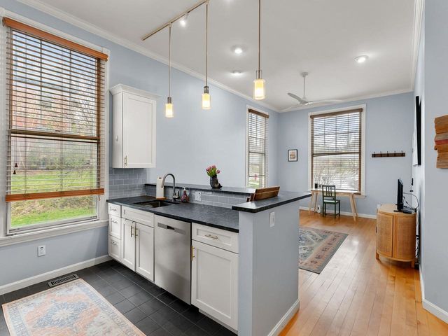 300 Main St Apt 2, Burlington, VT 05401