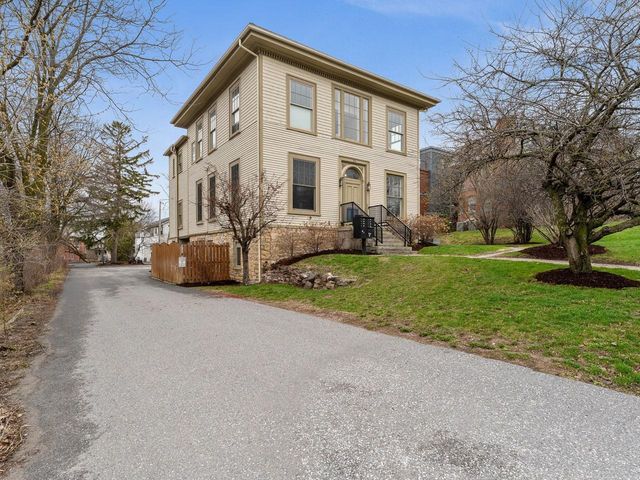 300 Main St Apt 2, Burlington, VT 05401