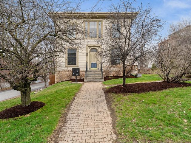 300 Main St Apt 2, Burlington, VT 05401