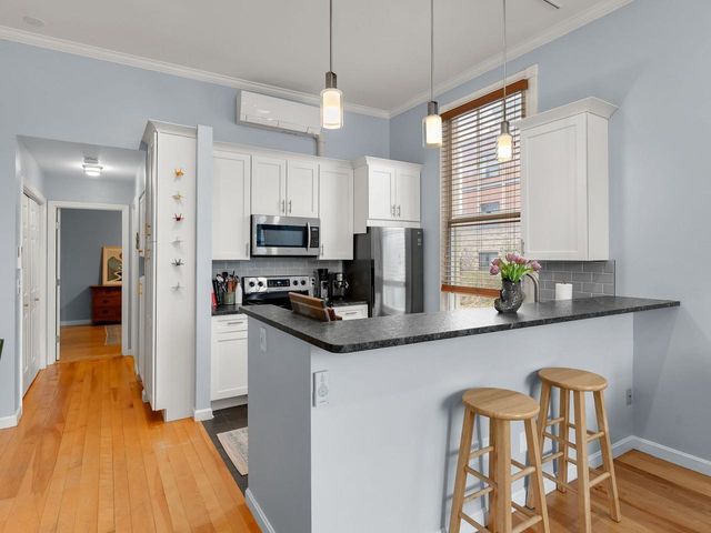 300 Main St Apt 2, Burlington, VT 05401