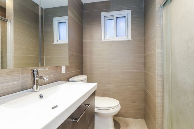 1025 Catherine Dr, Conway, PA 15027