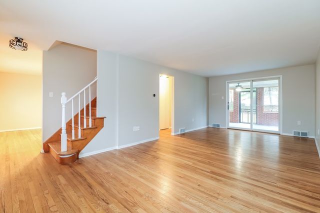 1025 Catherine Dr, Conway, PA 15027