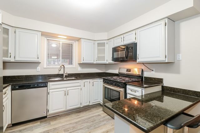 1025 Catherine Dr, Conway, PA 15027