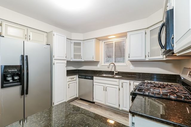 1025 Catherine Dr, Conway, PA 15027