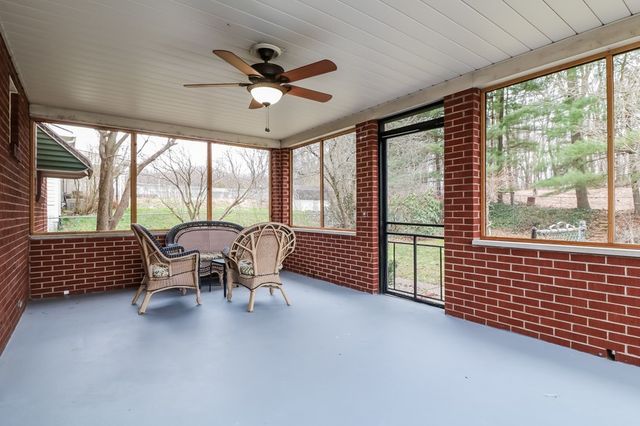 1025 Catherine Dr, Conway, PA 15027