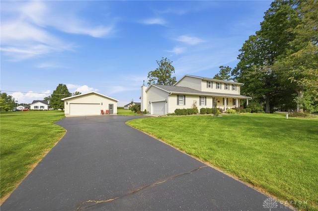 1667 Bending Tree Drive, New Carlisle, OH 45344