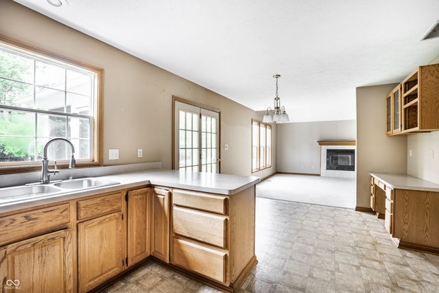 7548 W Ivy Lane, New Palestine, IN 46163