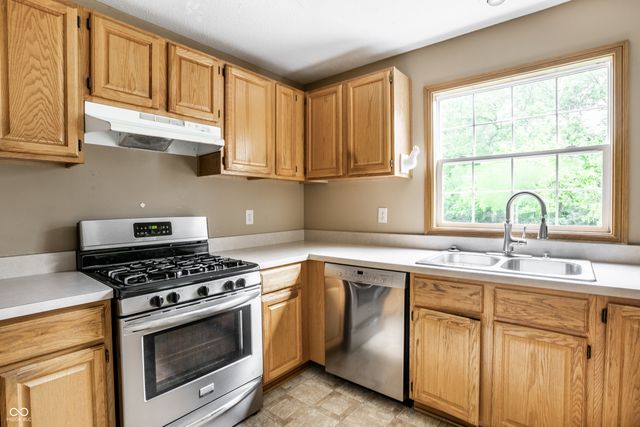 7548 W Ivy Lane, New Palestine, IN 46163