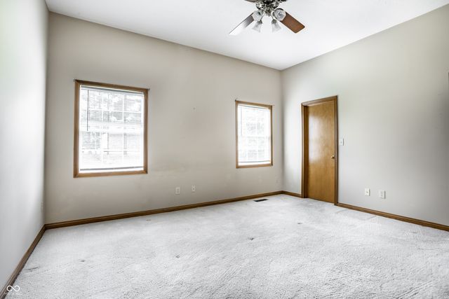 7548 W Ivy Lane, New Palestine, IN 46163