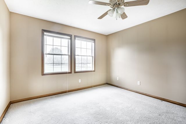 7548 W Ivy Lane, New Palestine, IN 46163