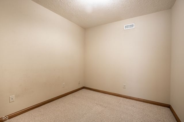 7548 W Ivy Lane, New Palestine, IN 46163