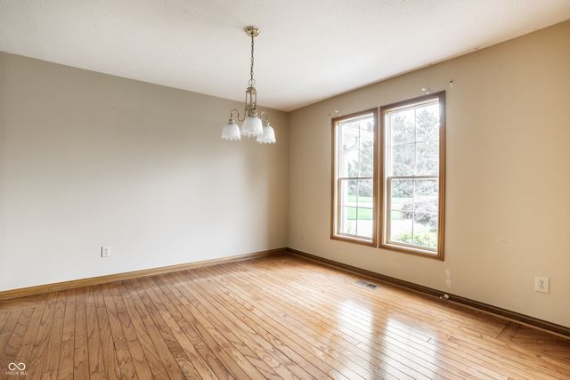7548 W Ivy Lane, New Palestine, IN 46163