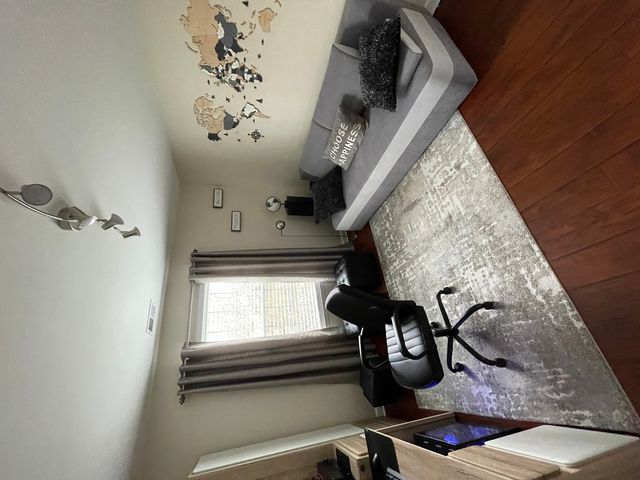 1327 Williamsburg Drive B2, Schaumburg, IL 60193