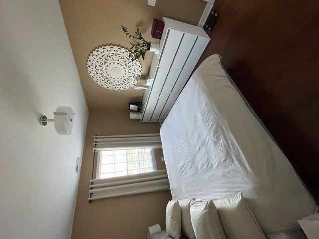 1327 Williamsburg Drive B2, Schaumburg, IL 60193