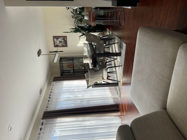 1327 Williamsburg Drive B2, Schaumburg, IL 60193