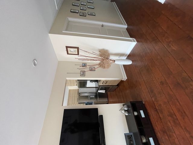 1327 Williamsburg Drive B2, Schaumburg, IL 60193