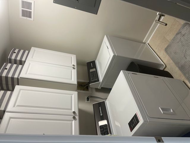 1327 Williamsburg Drive B2, Schaumburg, IL 60193