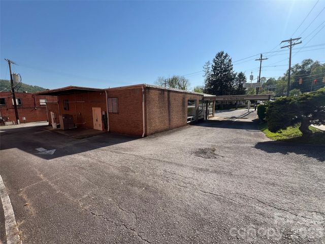 166 N Logan Street, Marion, NC 28752