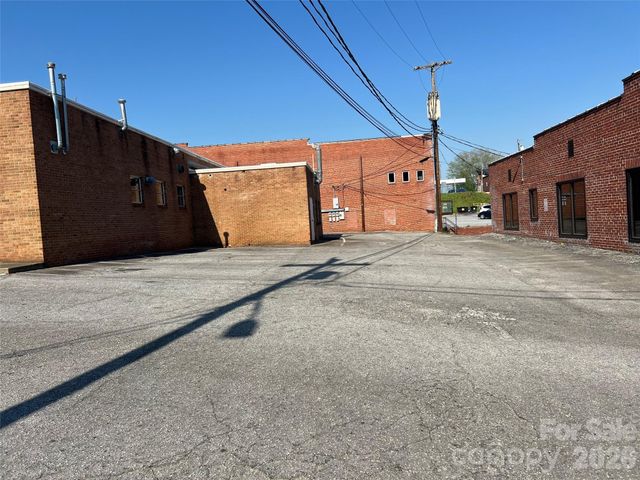 166 N Logan Street, Marion, NC 28752