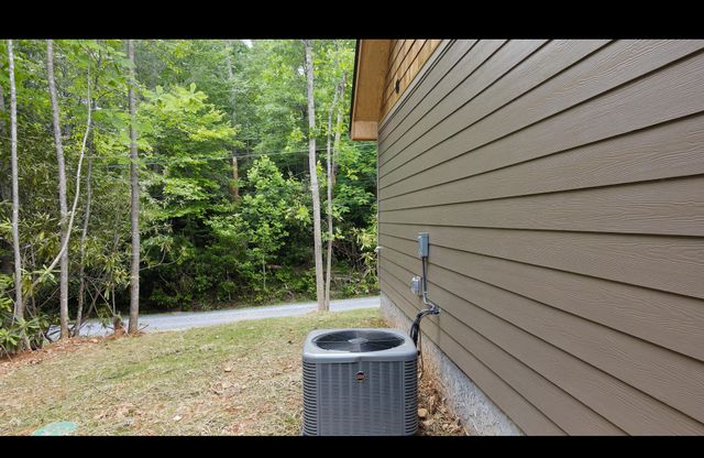 4913 Cote Way, Cosby, TN 37722