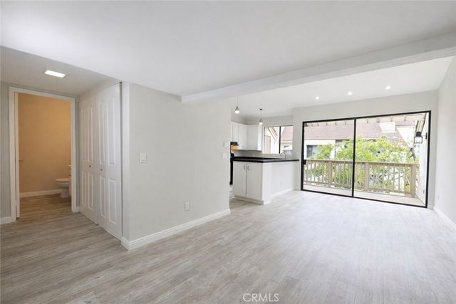 10520 Lakeside Drive N L, Garden Grove, CA 92840