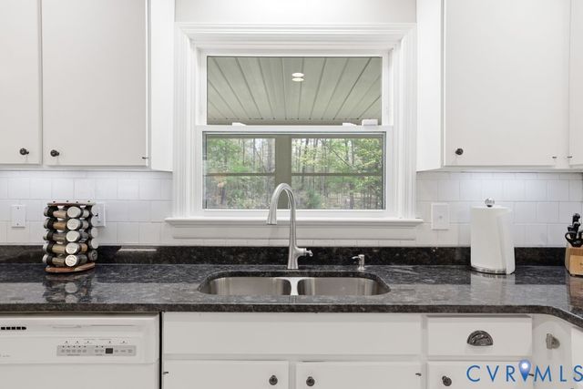 13311 Lewis Rd, Chester, VA 23831