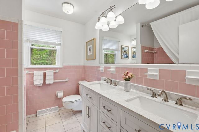 13311 Lewis Rd, Chester, VA 23831