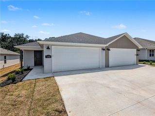 315 & 317 NW 65th Avenue, Bentonville, AR 72713