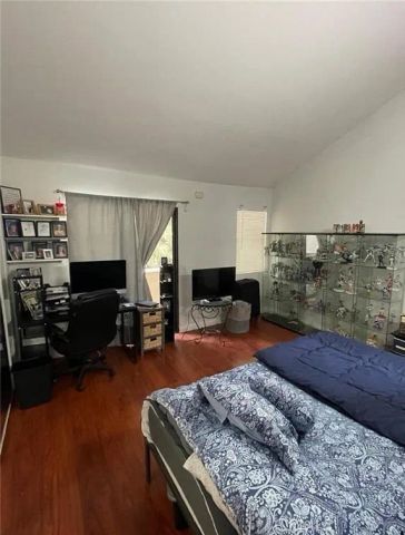 404 Brighton Springs, Costa Mesa, CA 92627