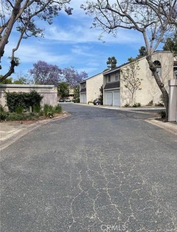 404 Brighton Springs, Costa Mesa, CA 92627