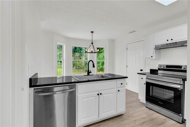 136 Calico Loop, Grantville, GA 30220
