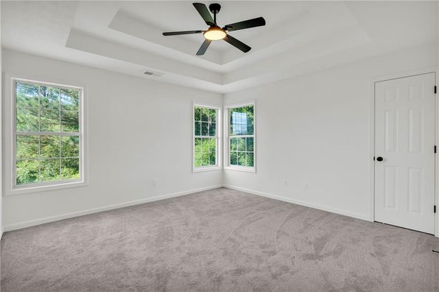 136 Calico Loop, Grantville, GA 30220
