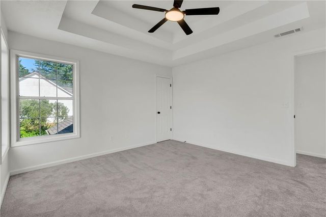 136 Calico Loop, Grantville, GA 30220