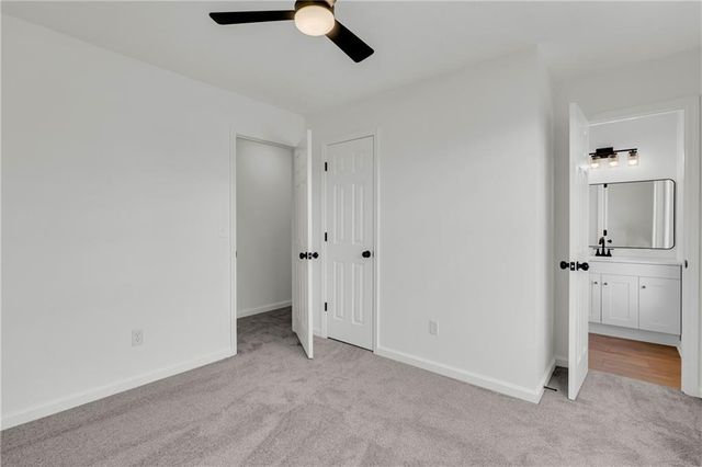 136 Calico Loop, Grantville, GA 30220