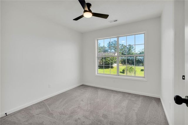 136 Calico Loop, Grantville, GA 30220