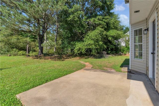 136 Calico Loop, Grantville, GA 30220