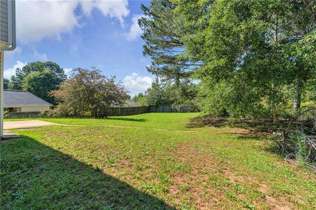 136 Calico Loop, Grantville, GA 30220