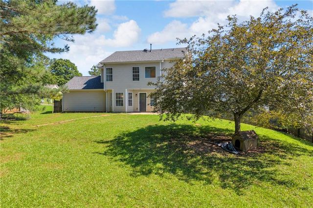 136 Calico Loop, Grantville, GA 30220