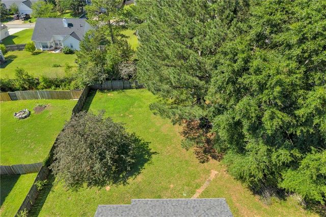 136 Calico Loop, Grantville, GA 30220