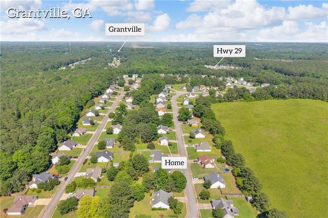 136 Calico Loop, Grantville, GA 30220