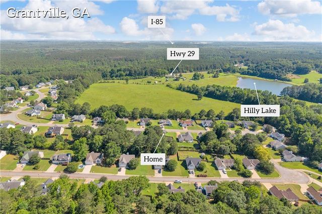 136 Calico Loop, Grantville, GA 30220